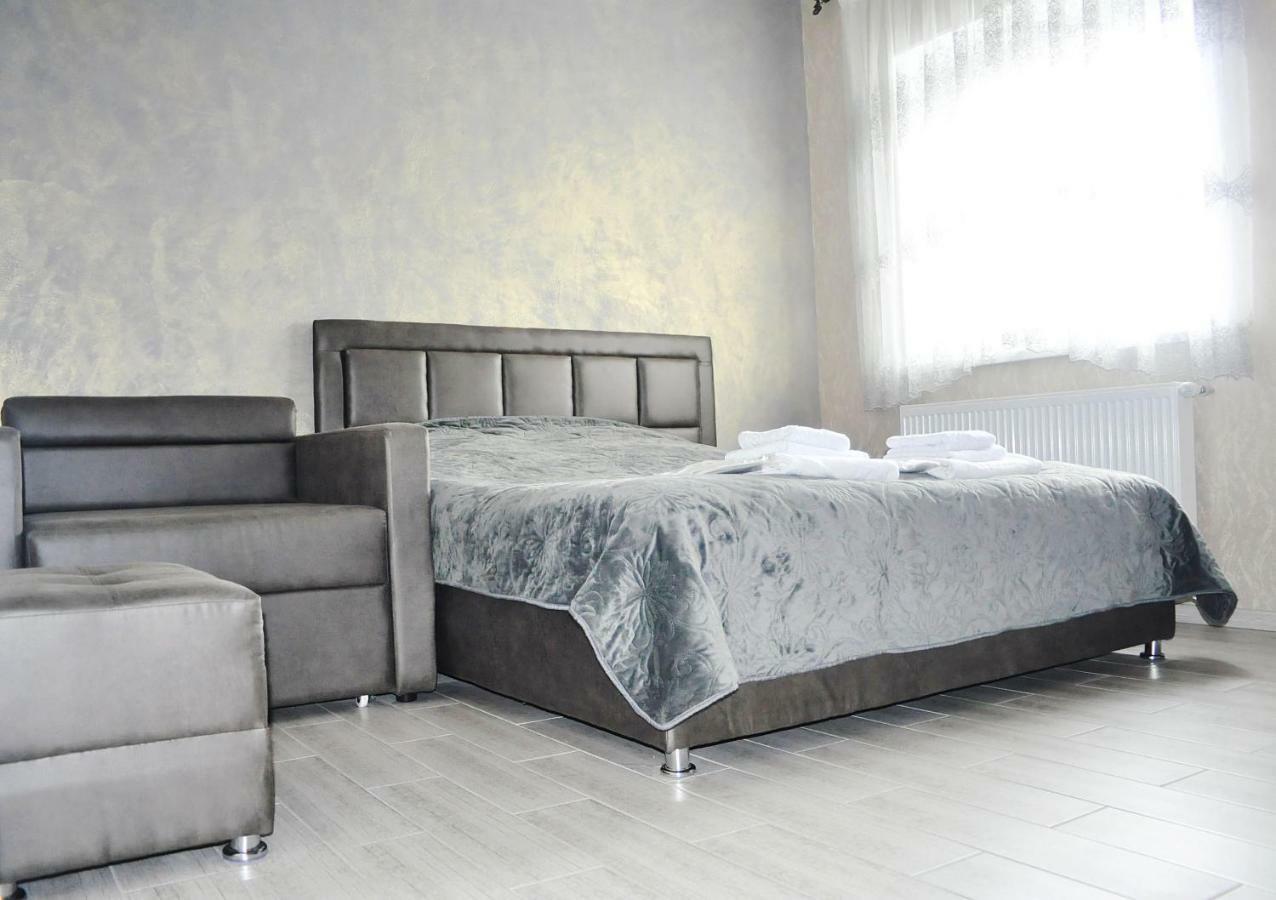 Імперія Otaci Bagian luar foto