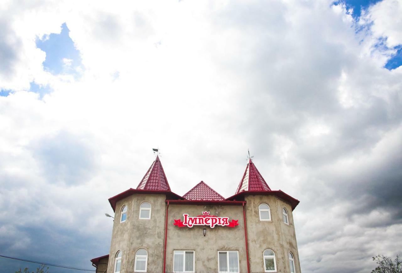 Імперія Otaci Bagian luar foto